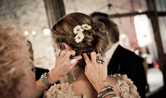 5 Most Stunning Flowers That Are Perfect For Bridal Hairstyle